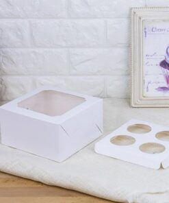 กล่องคัพเค้ก 4 ชิ้น--สีขาว พร้อมฐาน